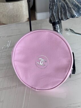 [Almost new] CHANEL Round cosmetic bag